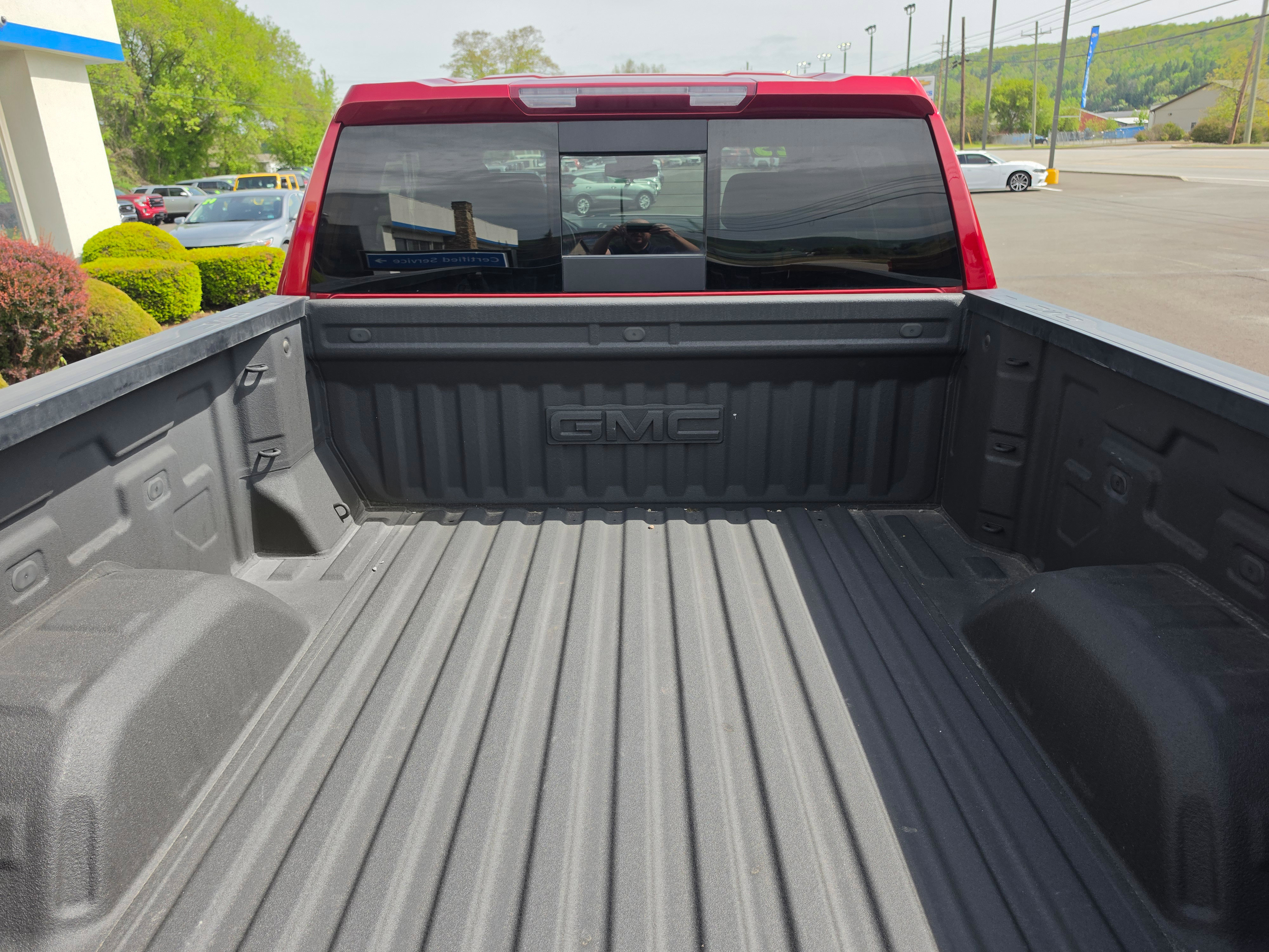 Used 2023 GMC Sierra 1500 Elevation w/ Elevation Premium Package AWD/4WD video 5