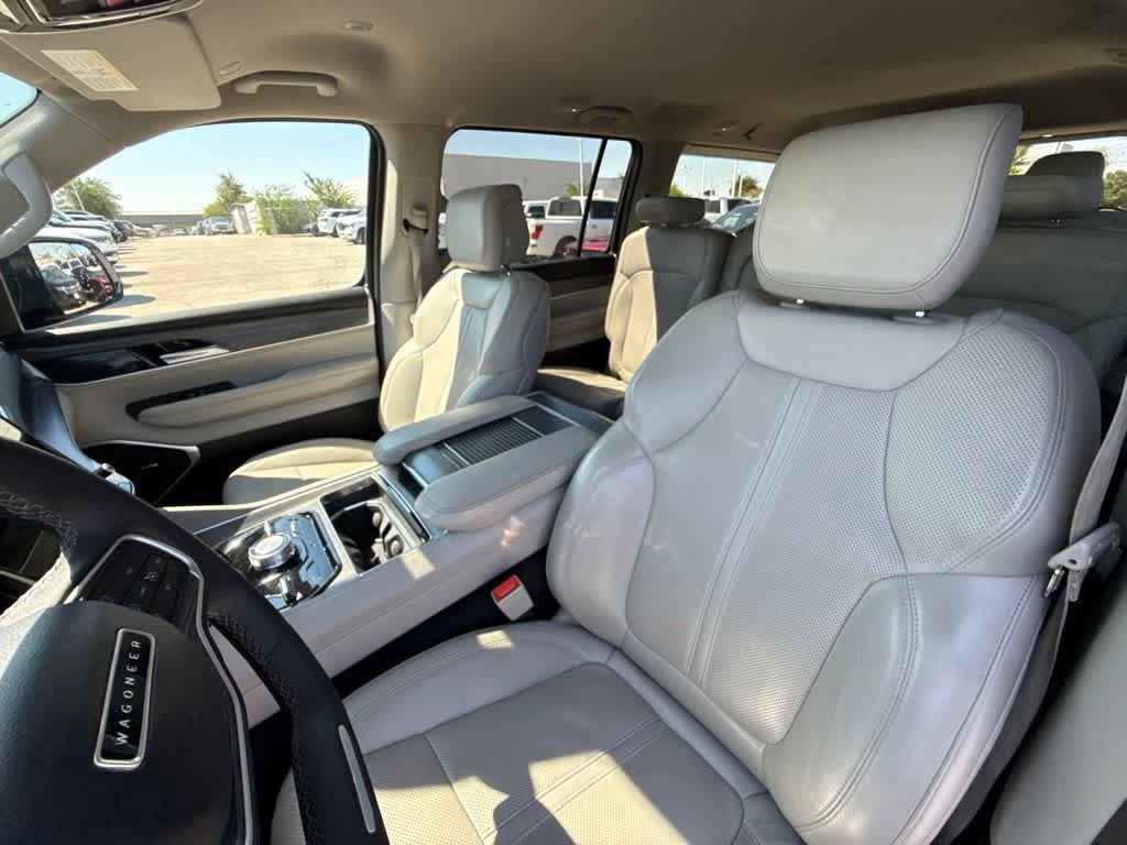 Used 2024 Jeep Wagoneer Series III w/ Flexible Seating Group AWD/4WD image 16