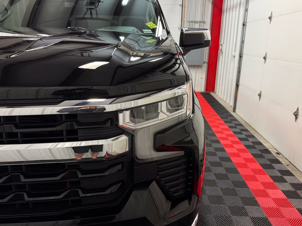 Used 2024 Chevrolet Silverado 1500 LT AWD/4WD image 11