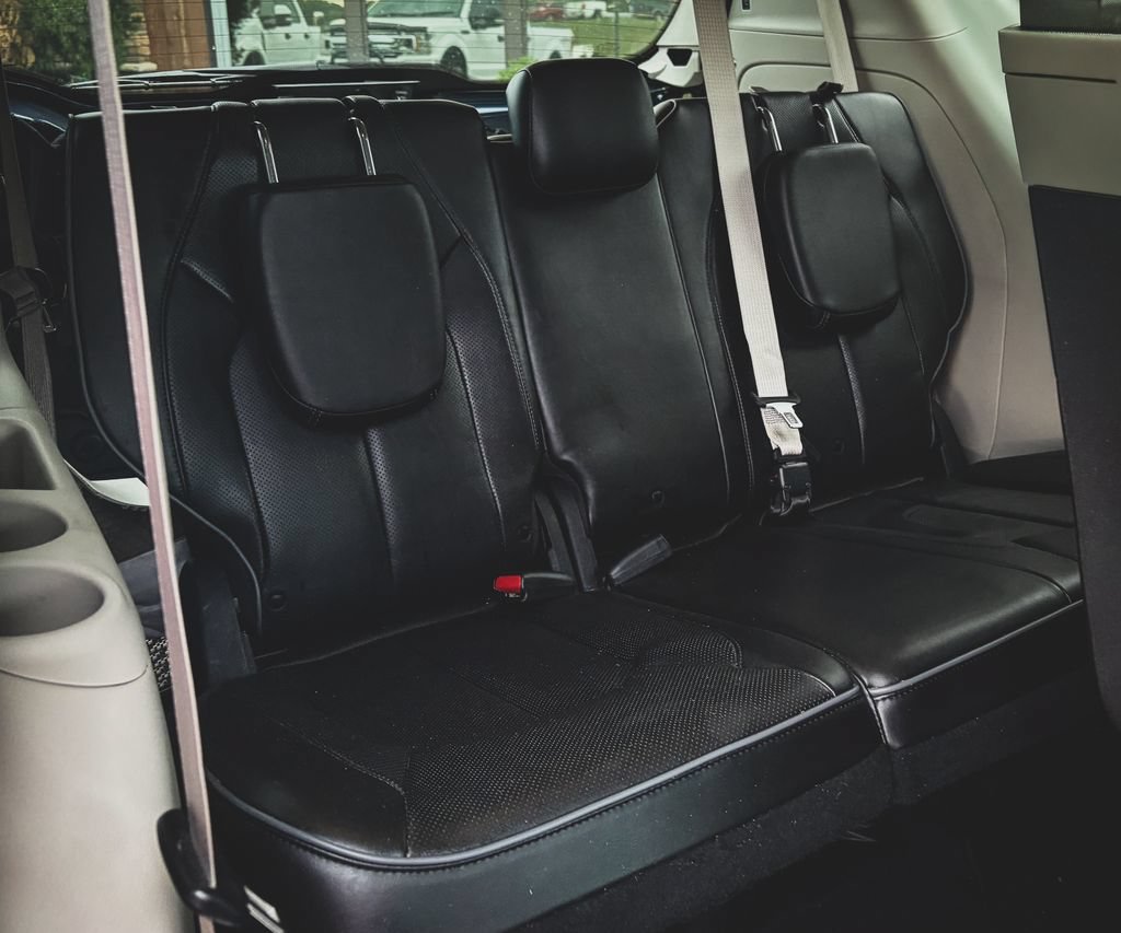Used 2019 Chrysler Pacifica Limited w/ Advanced Safetytec Group FWD image 29