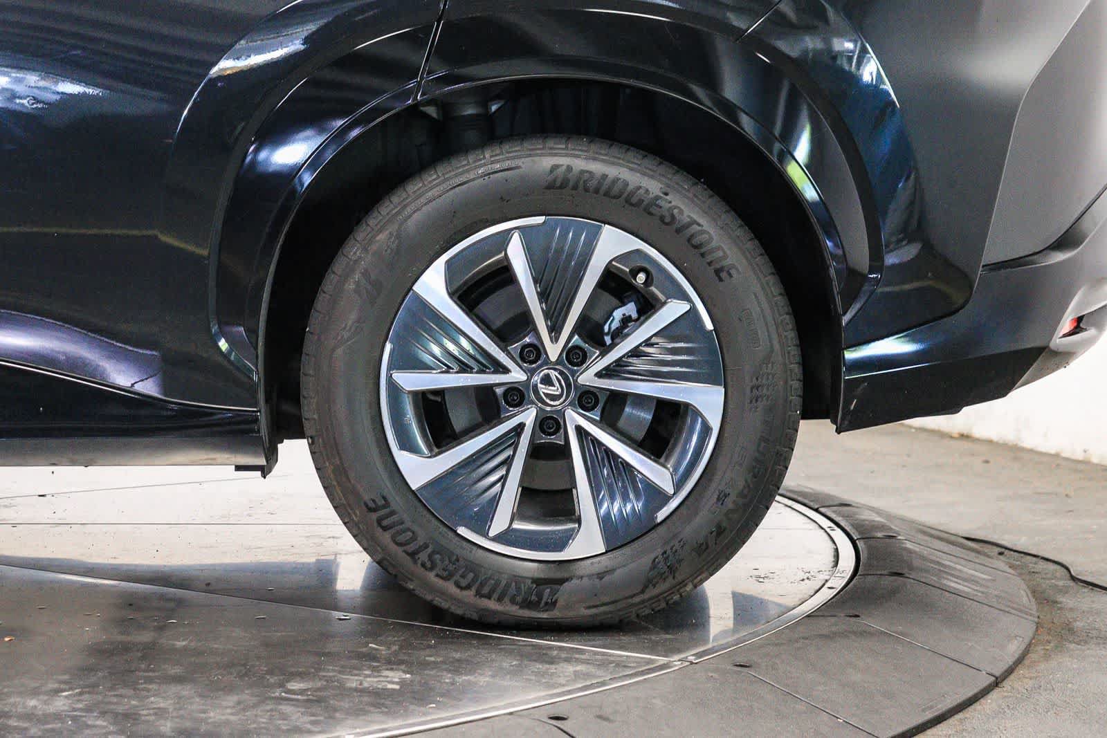 Used 2024 Lexus RZ 300e Premium FWD image 10