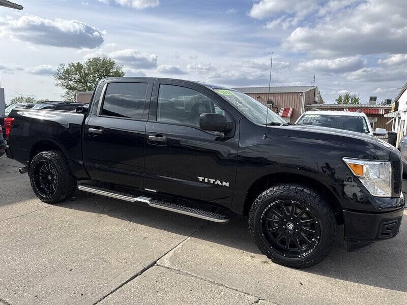 Used 2018 Nissan Titan S w/ S Utility Package AWD/4WD image 10