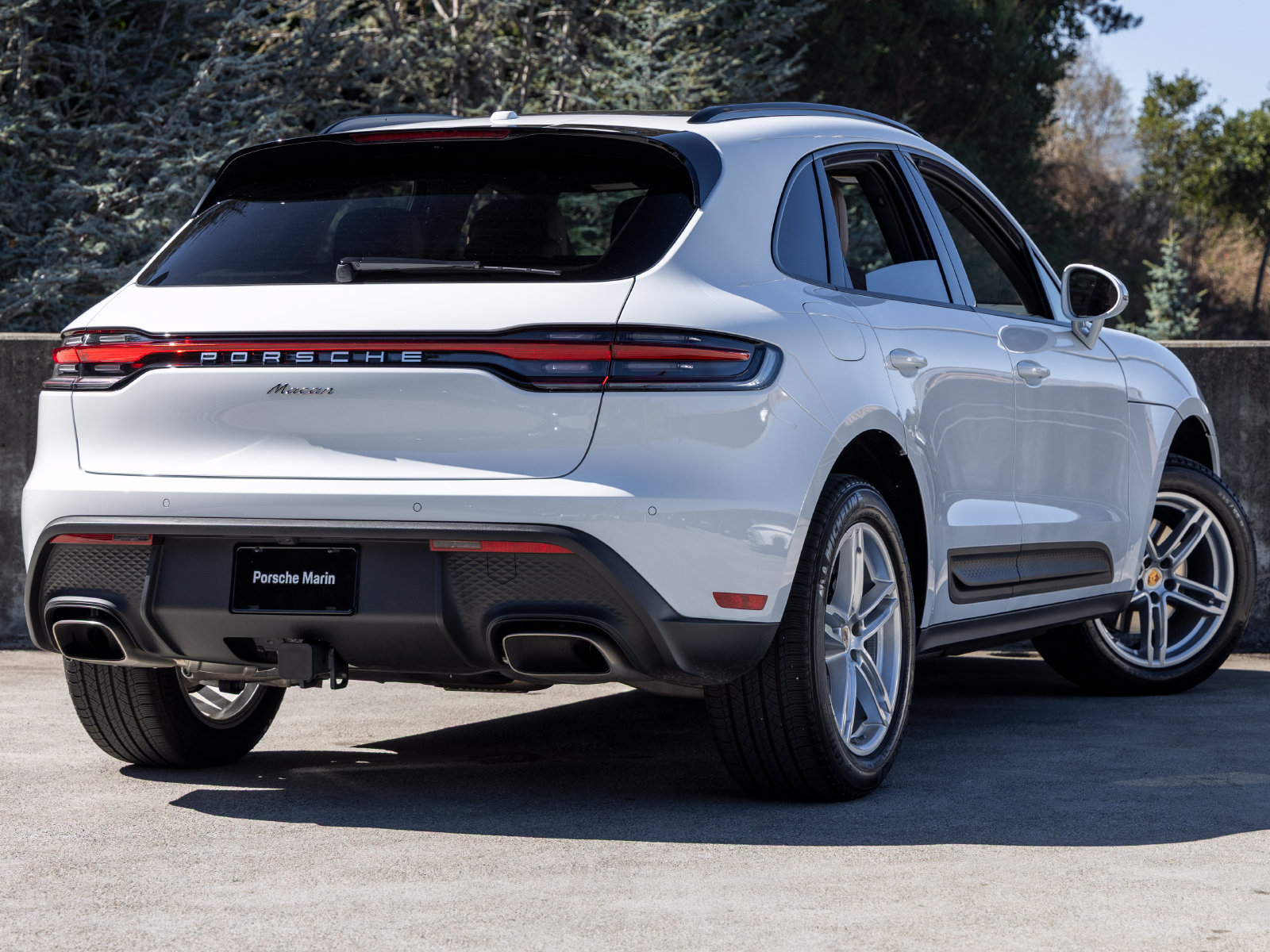Certified 2026 Porsche Macan AWD/4WD image 11