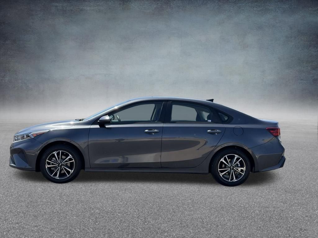 Used 2024 Kia Forte LXS FWD image 7