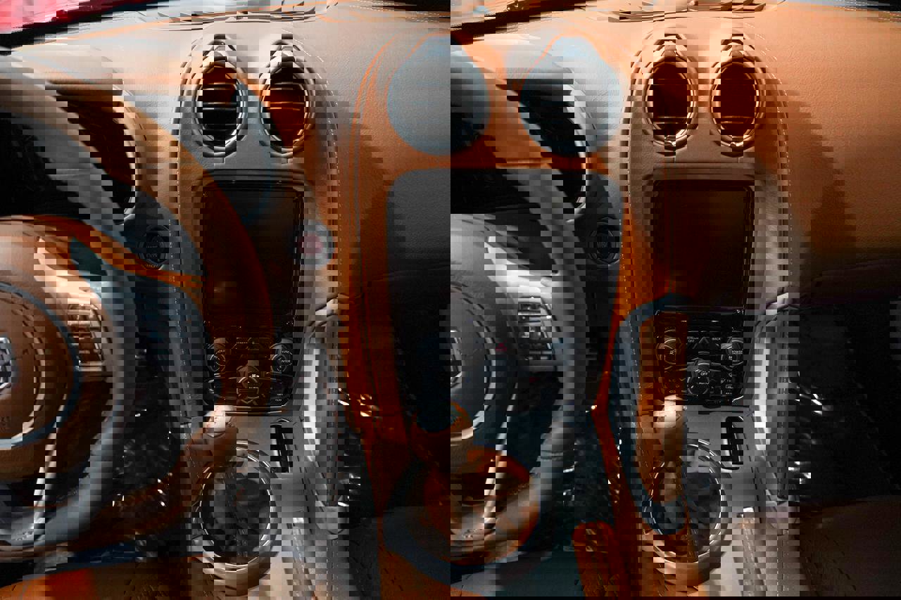 Used 2013 SRT Viper GTS w/ GTS Laguna Interior Pkg image 11