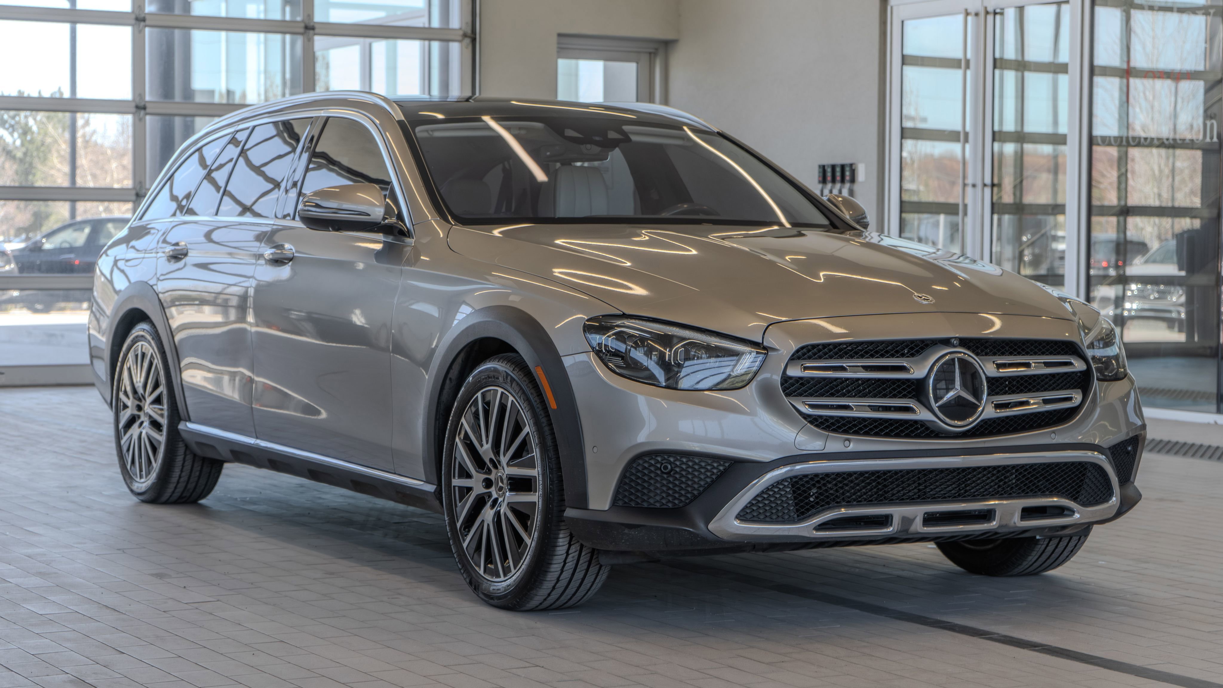 Used 2021 Mercedes-Benz E 450 4MATIC All-Terrain Wagon image 21