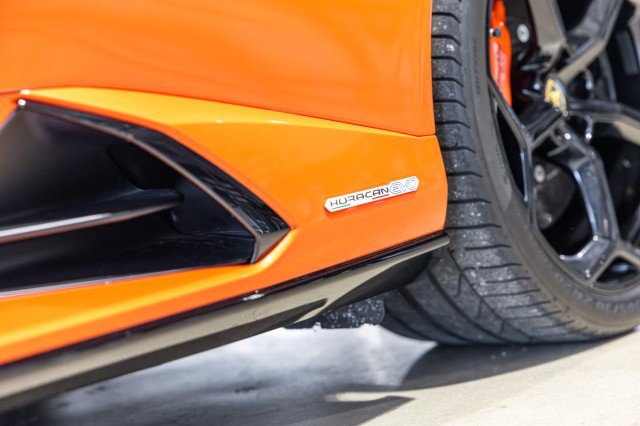 Used 2020 Lamborghini Huracan EVO AWD/4WD image 14
