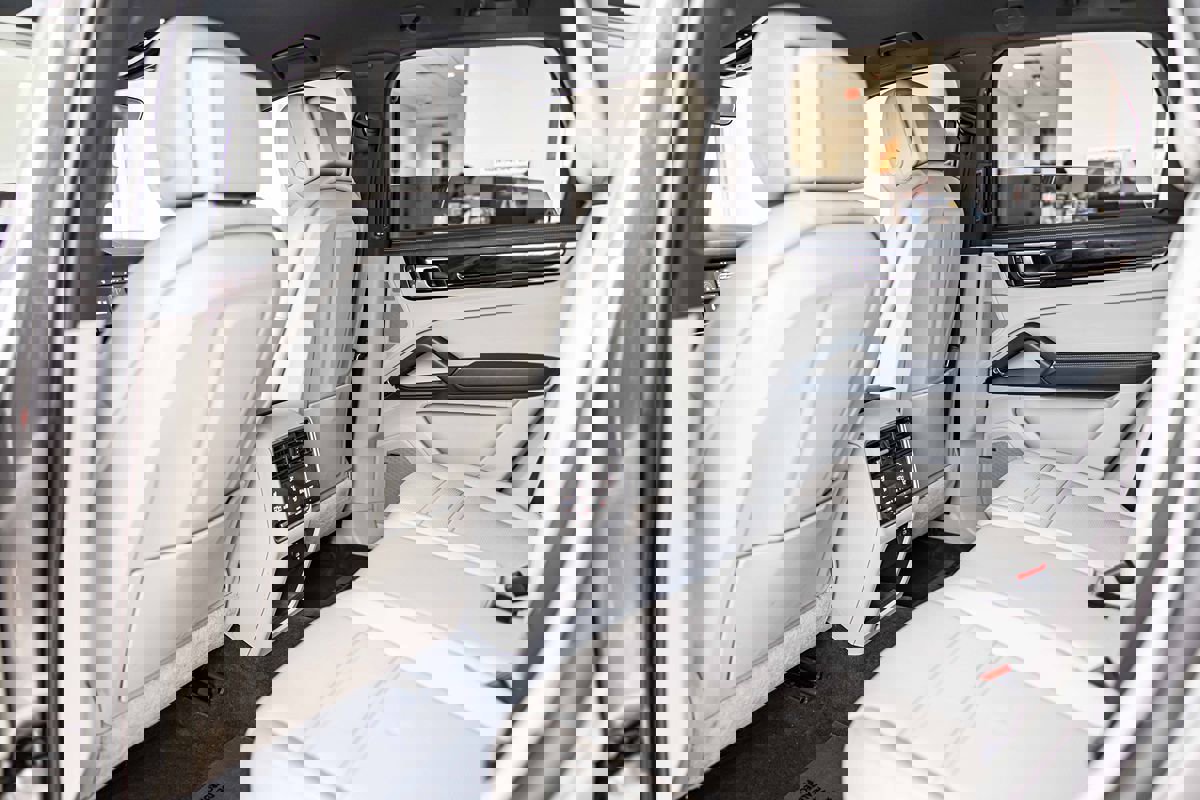 Used 2021 Porsche Cayenne E-Hybrid image 34