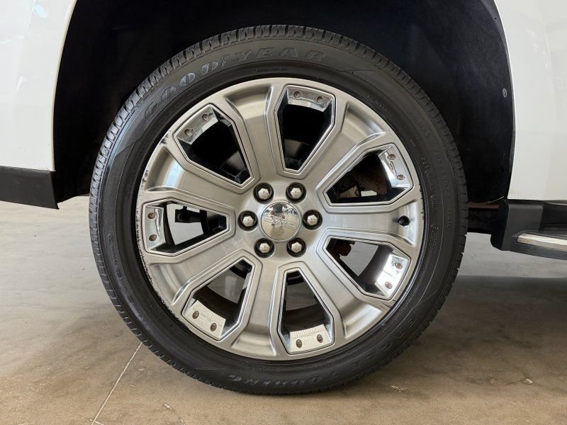 Used 2016 GMC Yukon Denali w/ Open Road Package RWD image 9