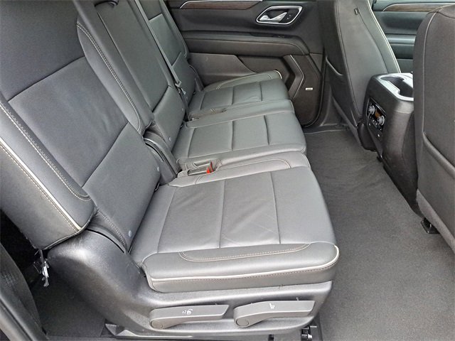 Used 2024 Chevrolet Suburban Premier image 25