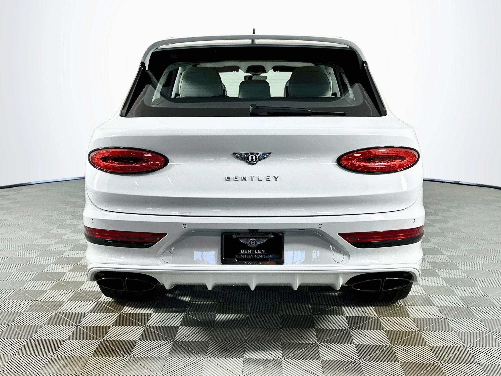 Certified 2023 Bentley Bentayga Extended Wheelbase AWD/4WD image 10
