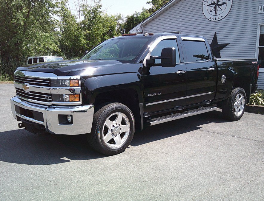Used 2015 Chevrolet Silverado 2500 LTZ w/ LTZ Plus Package AWD/4WD image 2