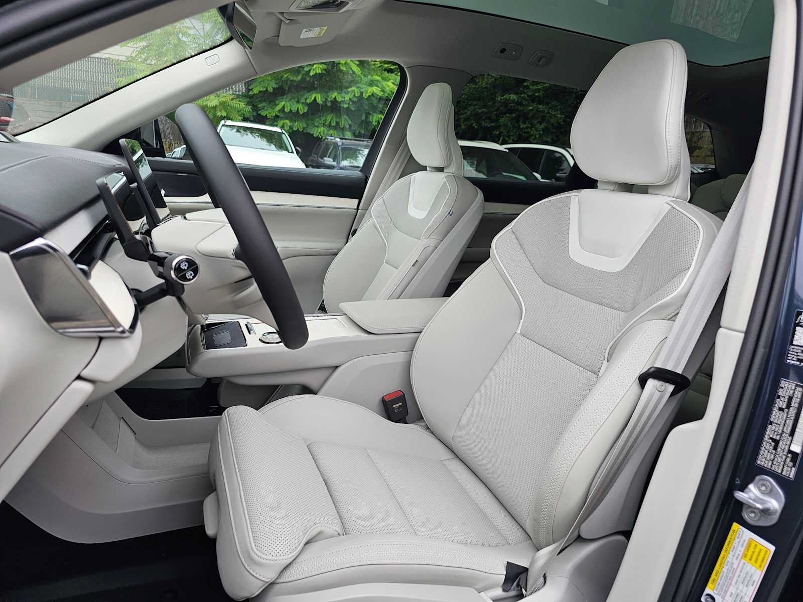 New 2026 Volvo EX90 Plus AWD/4WD image 21
