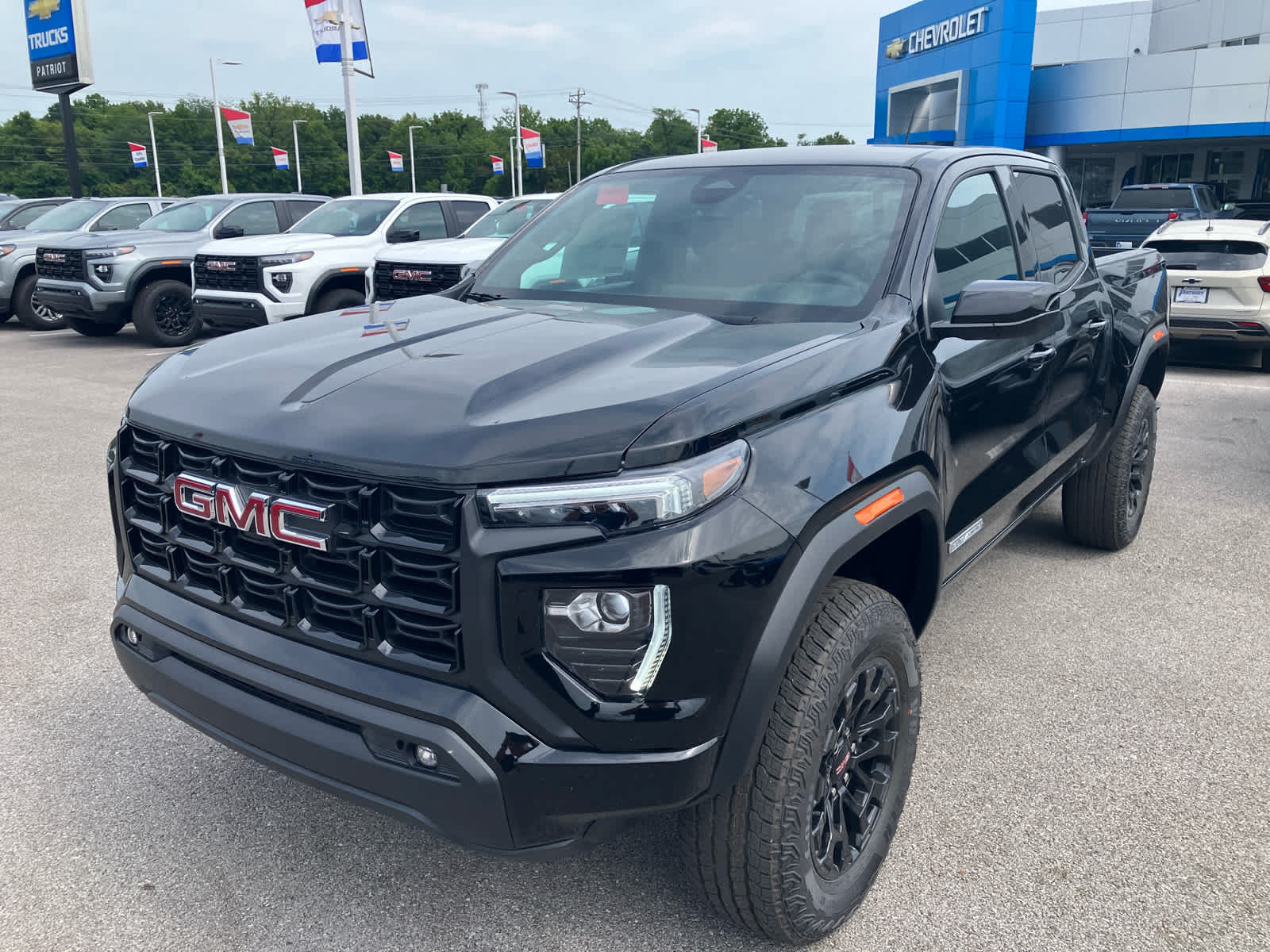 New 2026 GMC Canyon Elevation w/ Convenience Package RWD image 3