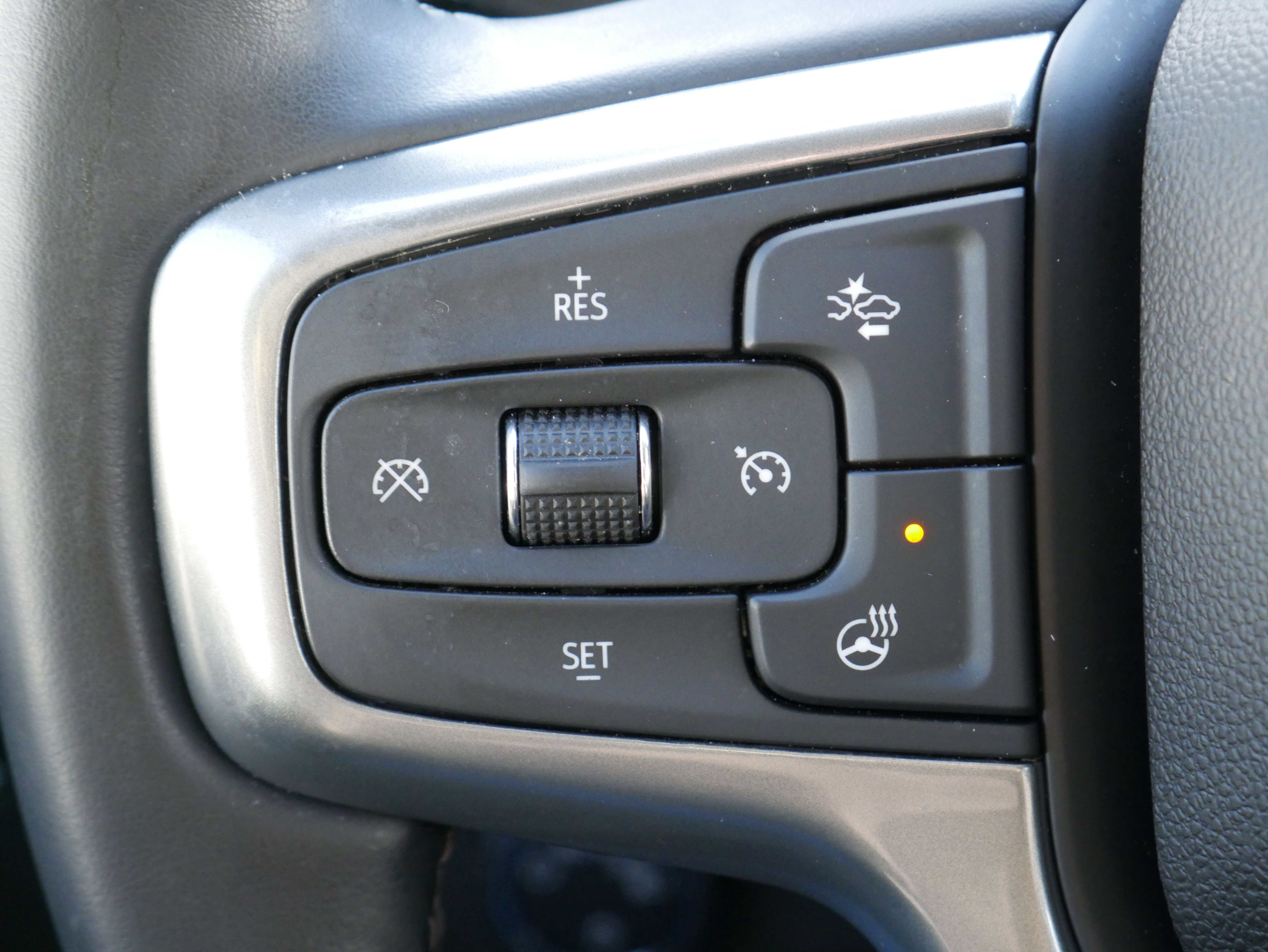 Certified 2025 Chevrolet Silverado 1500 LT AWD/4WD image 23