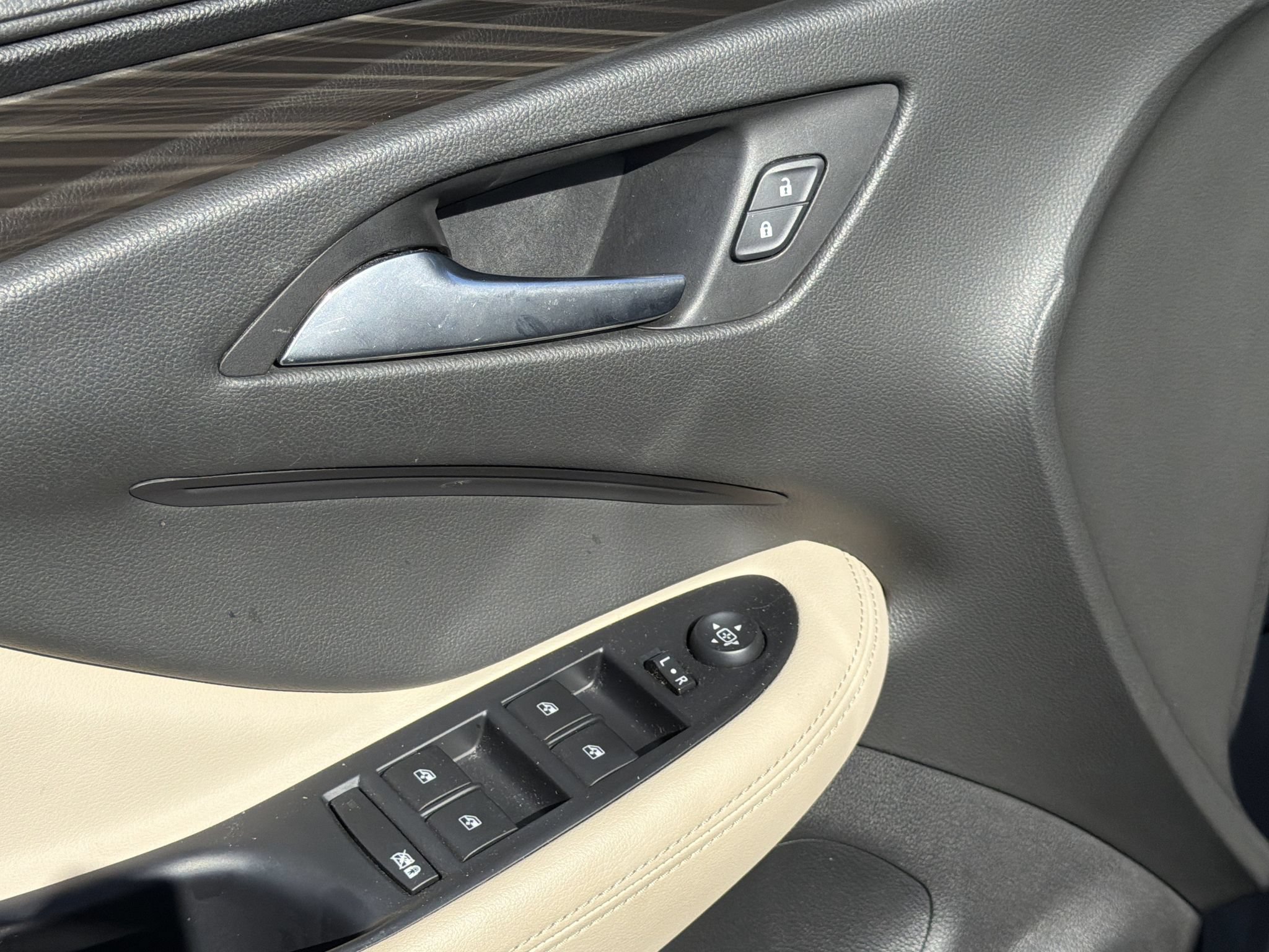 Used 2020 Buick Envision Preferred FWD image 28