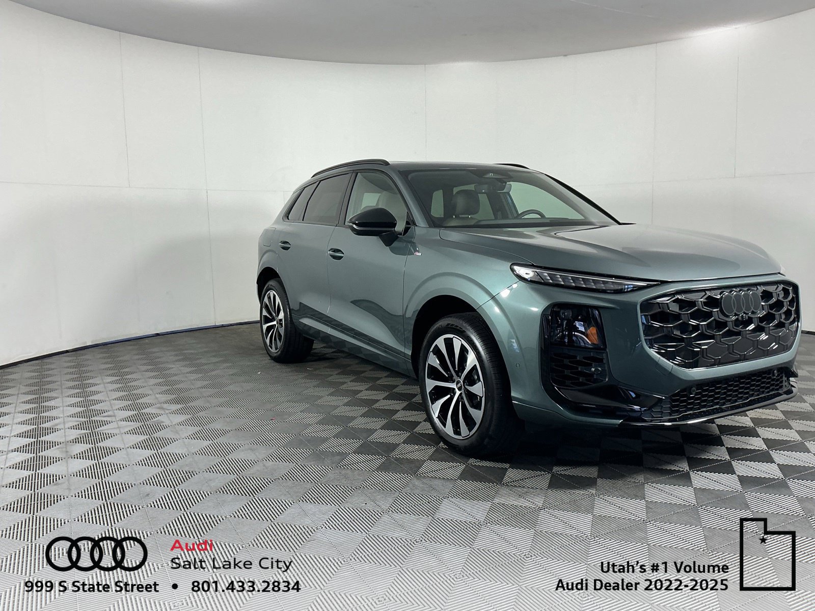 New 2026 Audi Q3 quattro 2.0T AWD/4WD image 1