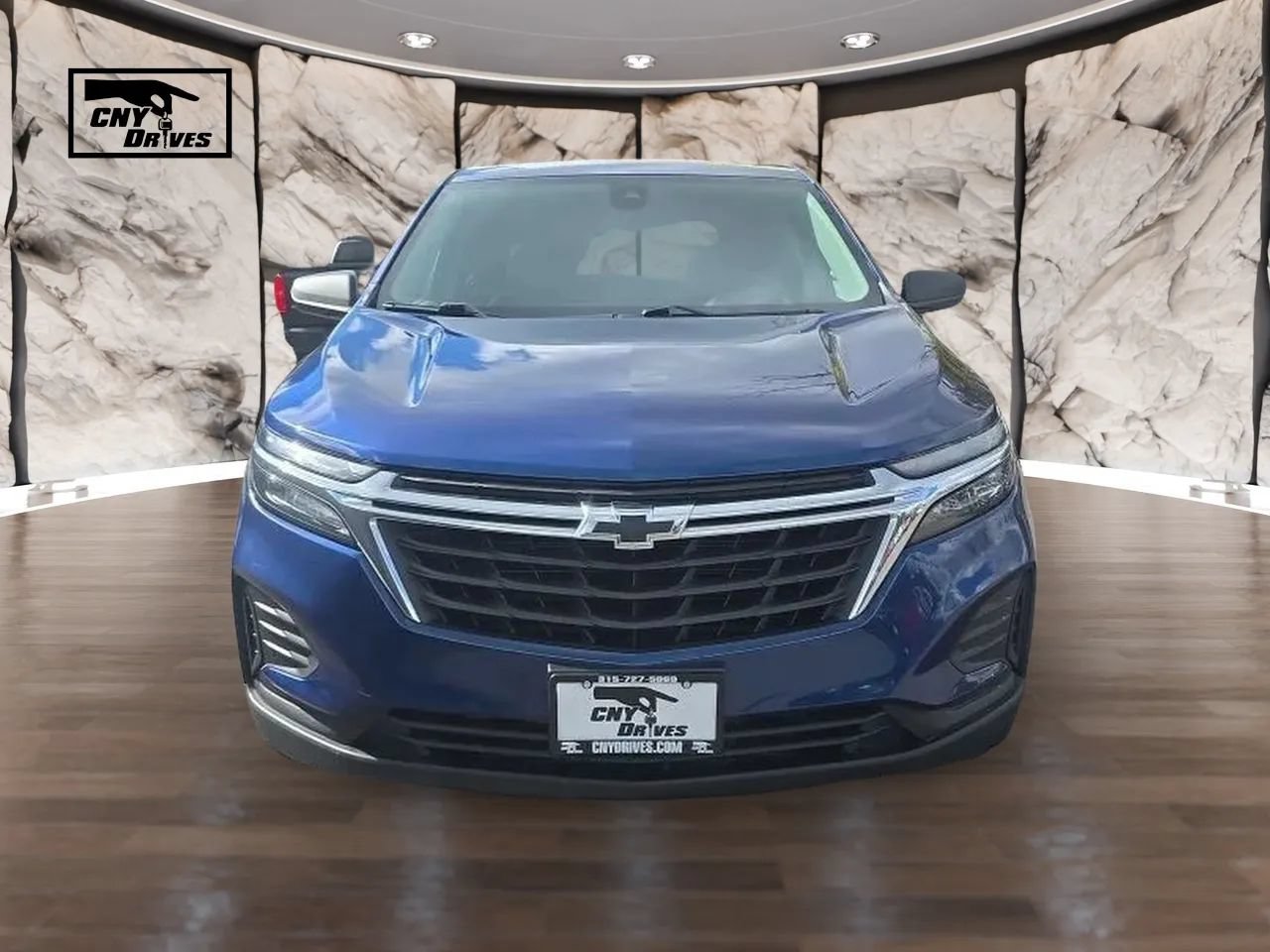 Used 2023 Chevrolet Equinox LS w/ LS Convenience Package AWD/4WD image 2
