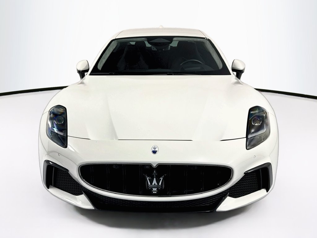 Used 2024 Maserati GranTurismo Trofeo AWD/4WD image 2