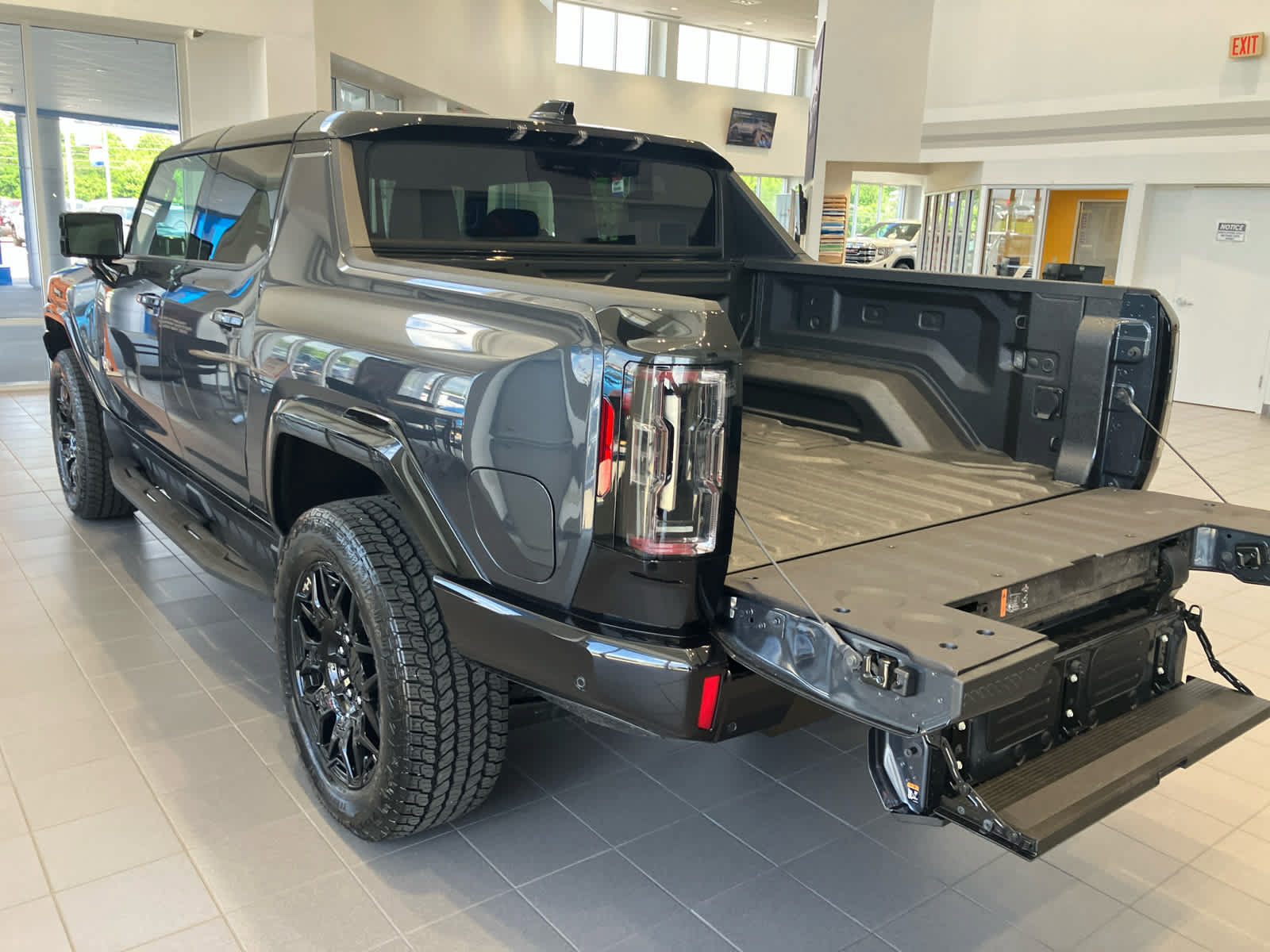 New 2026 GMC Hummer EV 4x4 Crew Cab image 3