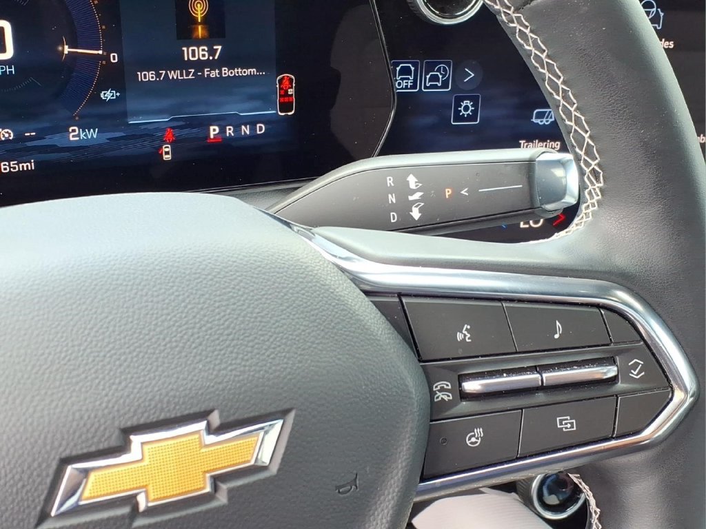 Used 2026 Chevrolet Equinox EV LT FWD image 8