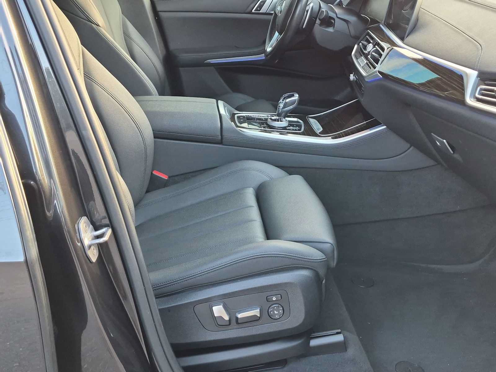 Used 2019 BMW X5 xDrive40i w/ Premium Package 2 AWD/4WD image 24