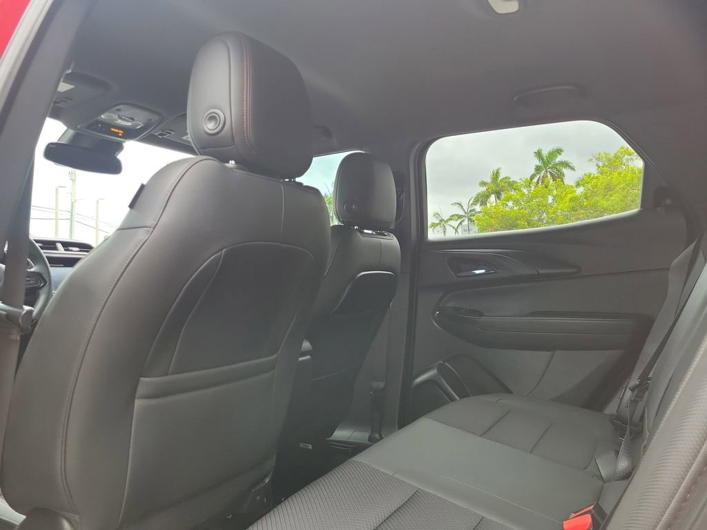 Used 2021 Chevrolet TrailBlazer RS w/ Technology Package FWD image 17