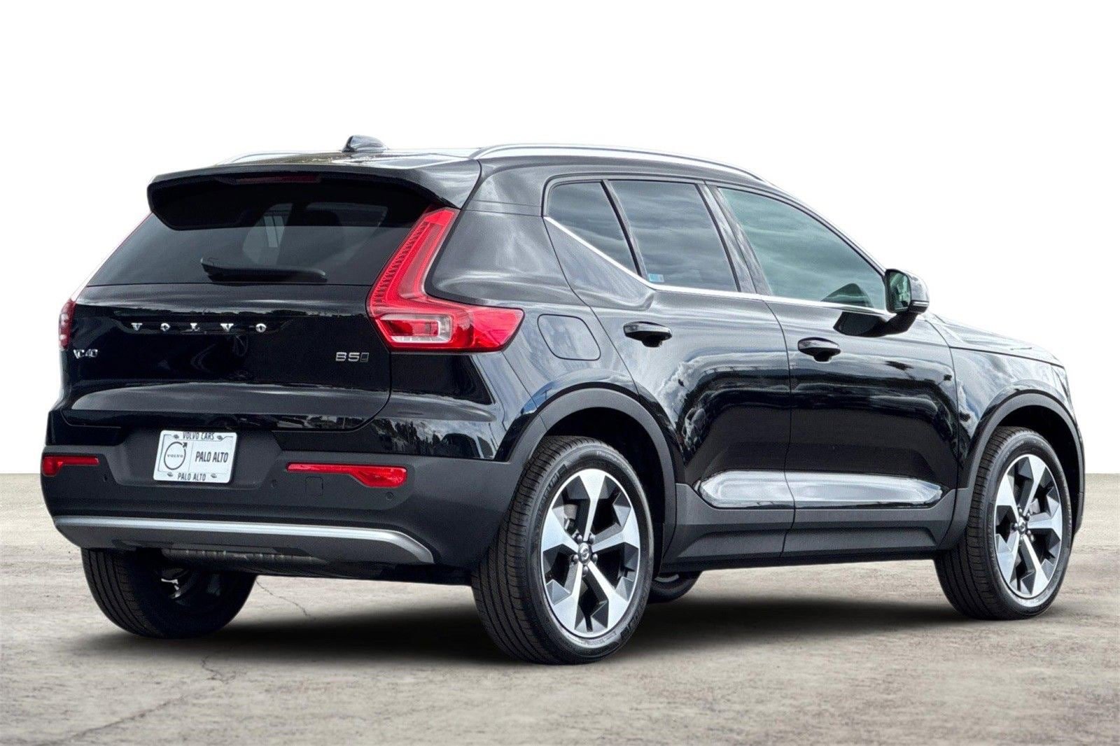 New 2025 Volvo XC40 B5 Core w/ Protection Package Premier image 2