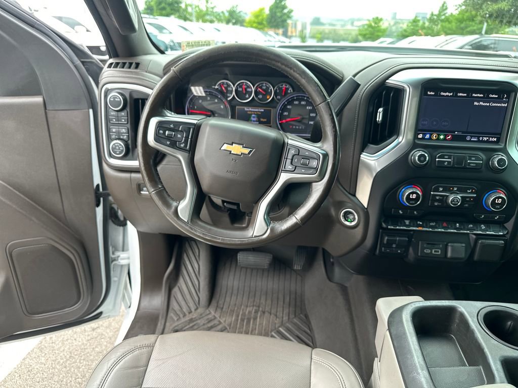 Used 2020 Chevrolet Silverado 3500 LTZ AWD/4WD image 31