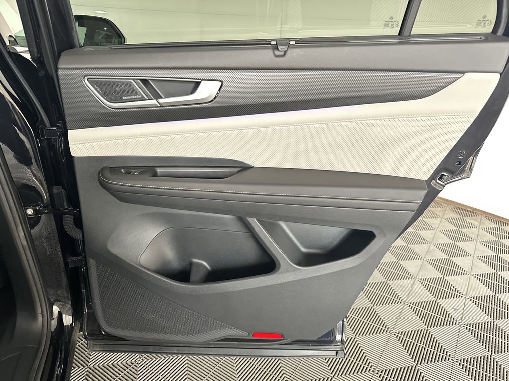 Used 2024 Volkswagen Atlas Cross Sport SEL Premium R-Line image 36