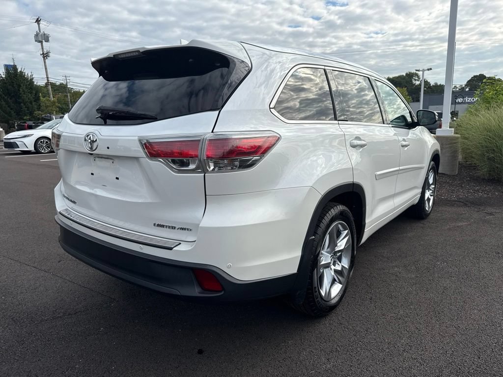 Used 2016 Toyota Highlander Limited w/ Driver Technology Package AWD/4WD image 5