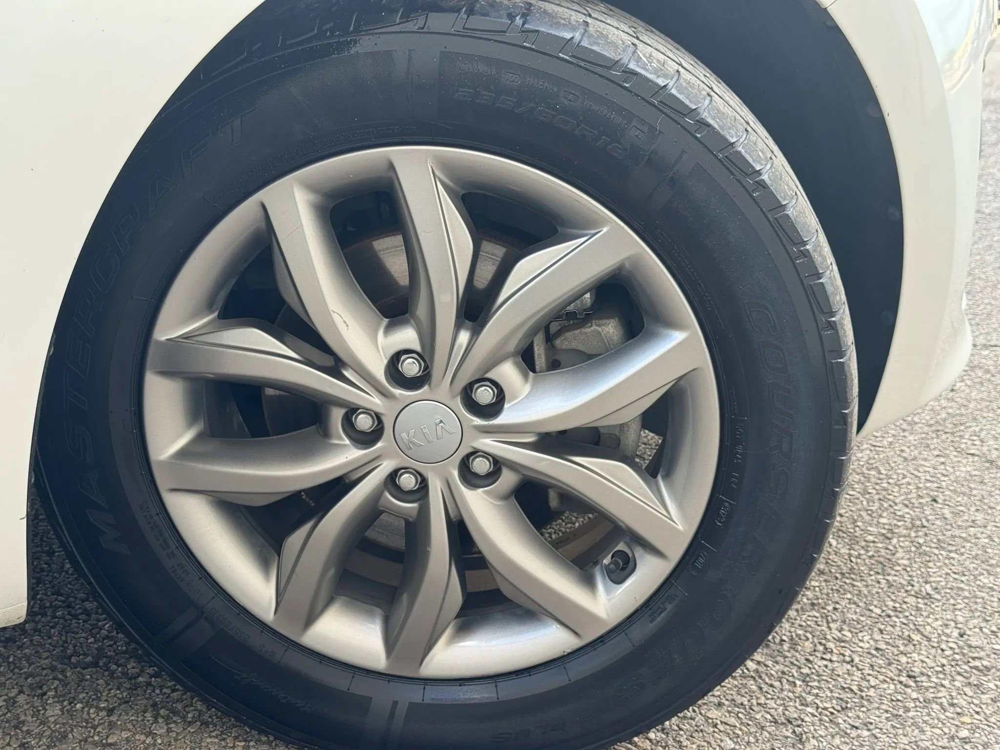 Used 2020 Kia Sedona EX FWD image 40