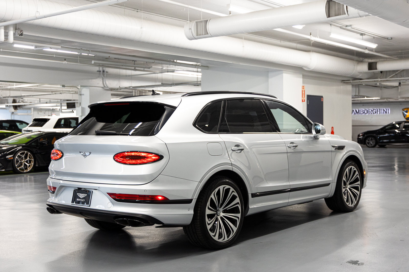 Certified 2023 Bentley Bentayga Plug-In Hybrid AWD/4WD image 6