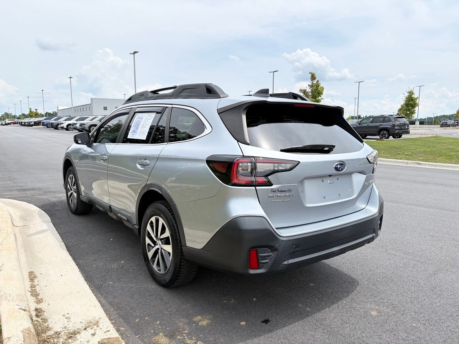 Used 2020 Subaru Outback Premium AWD/4WD image 6