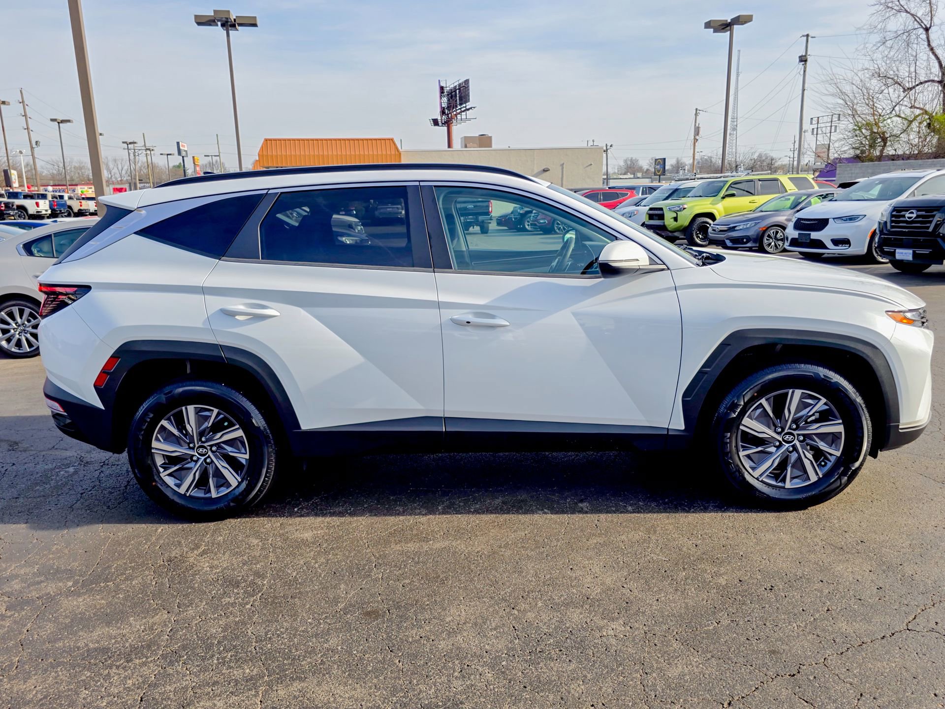 Used 2022 Hyundai Tucson Blue image 3