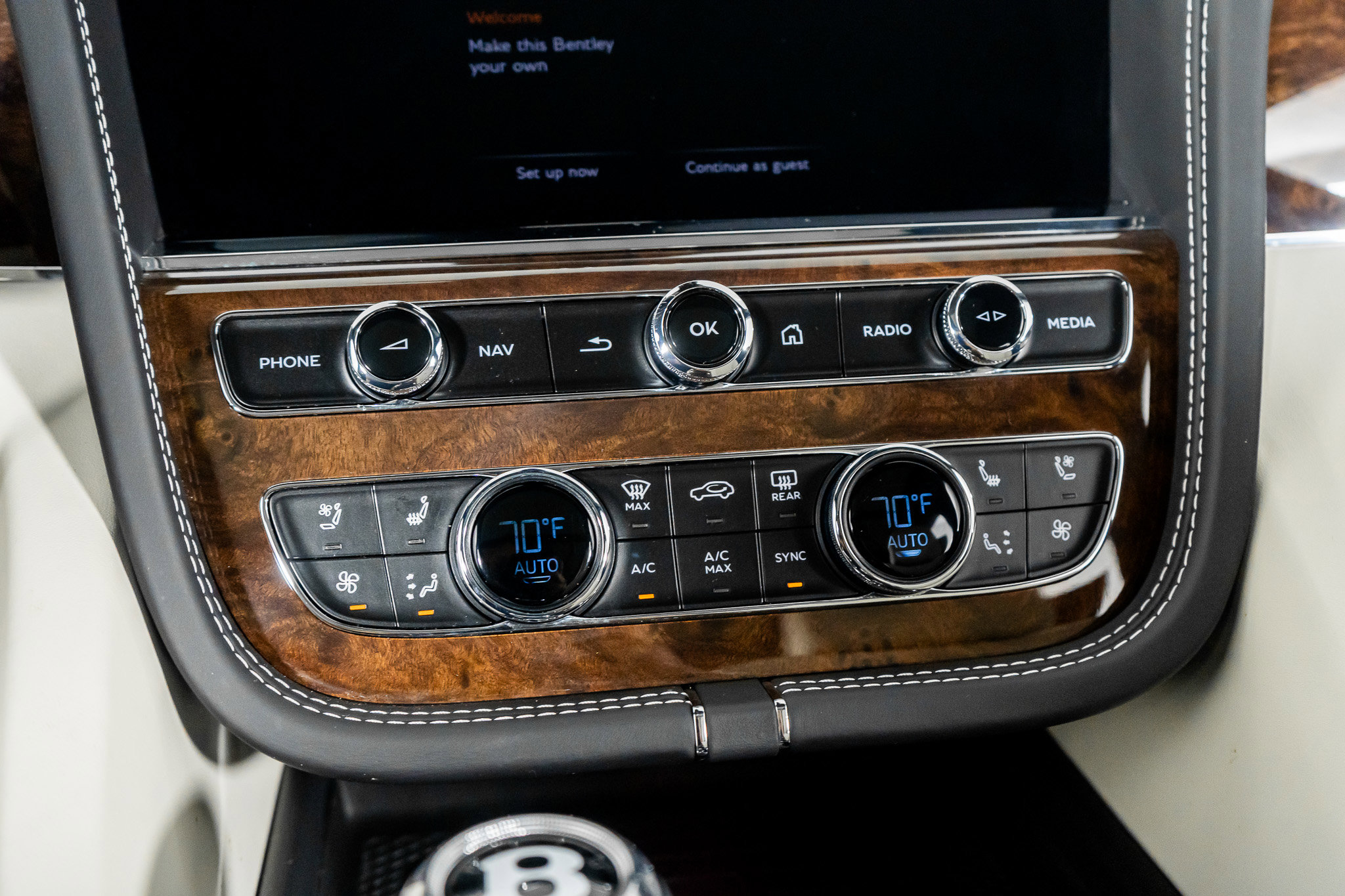 Used 2023 Bentley Bentayga Extended Wheelbase image 42