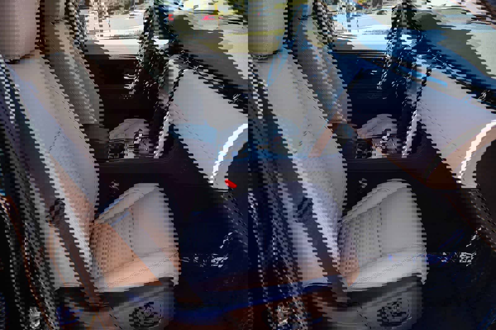 New 2025 Land Rover Discovery Sport S image 17