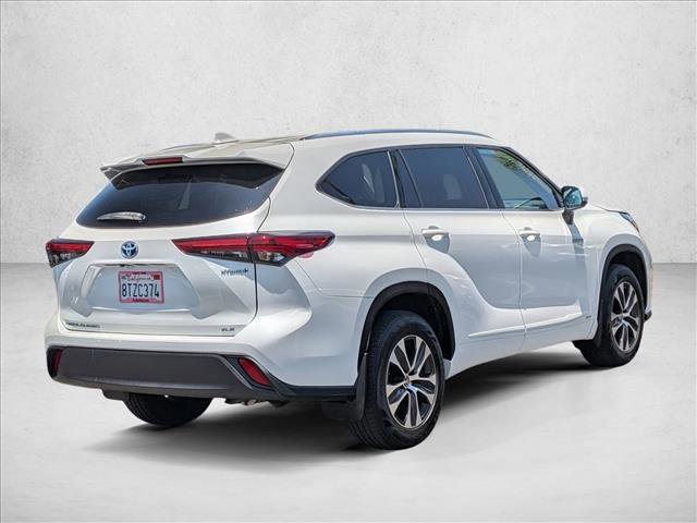 Used 2020 Toyota Highlander XLE AWD/4WD image 5