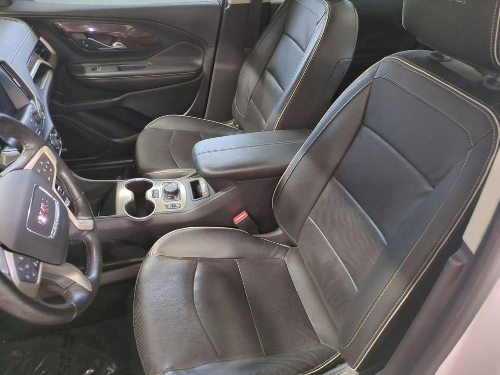 Used 2020 GMC Terrain Denali w/ Denali Premium Package image 12