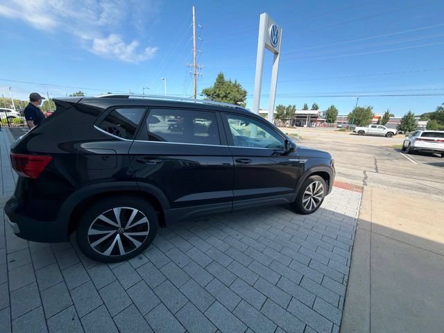Used 2024 Volkswagen Taos SE FWD image 25