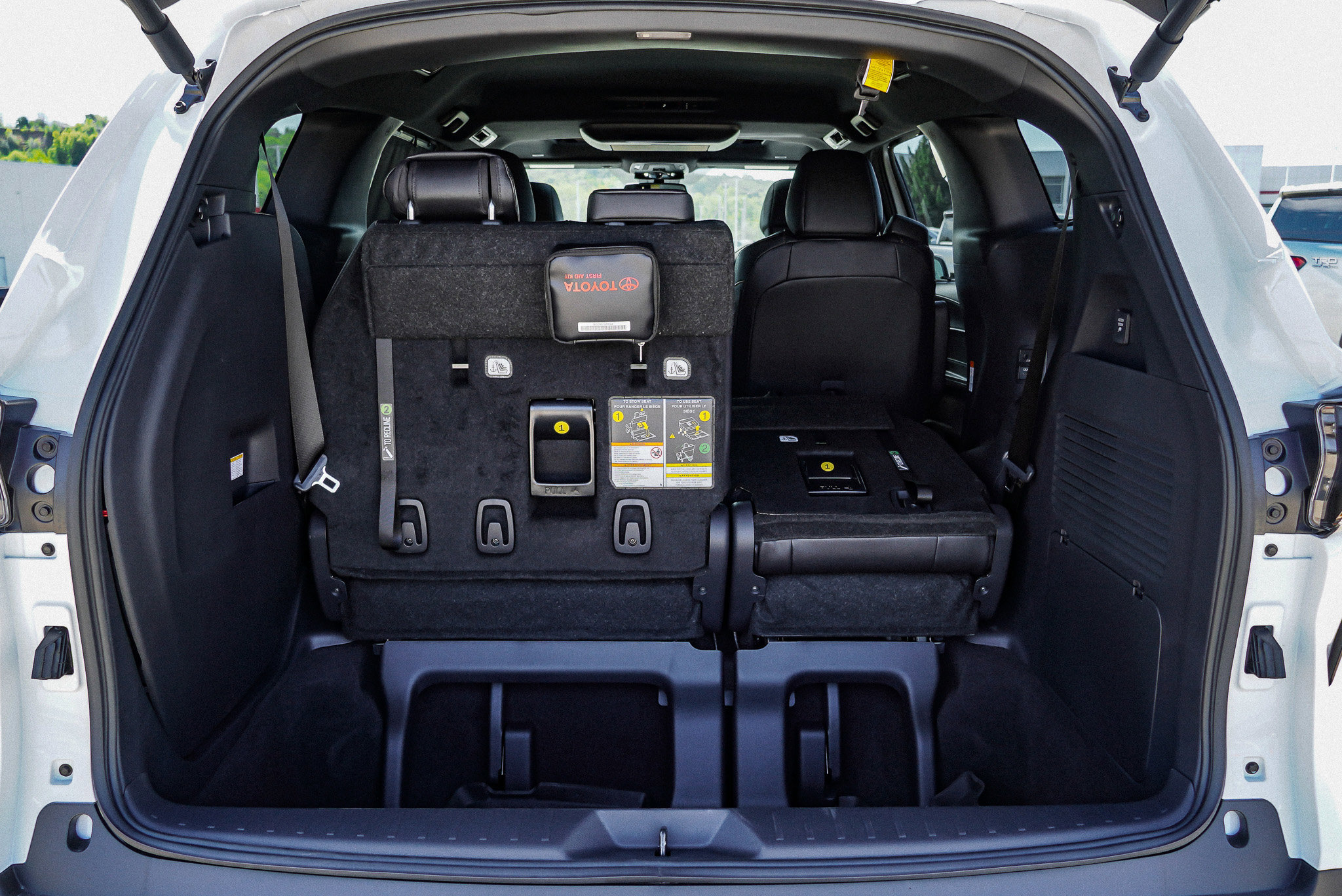 New 2026 Toyota Sienna XLE Woodland Edition AWD/4WD image 15