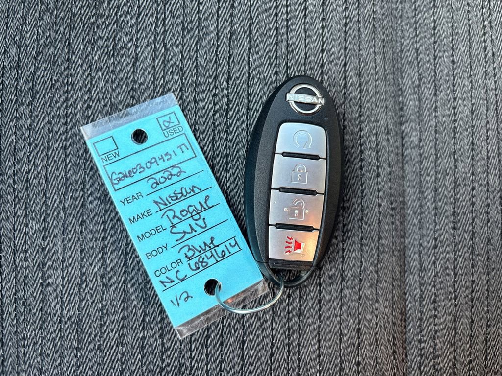 Used 2022 Nissan Rogue SV image 35