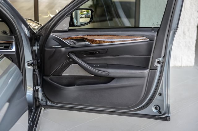 Used 2018 BMW 540i w/ M Sport Package RWD image 55