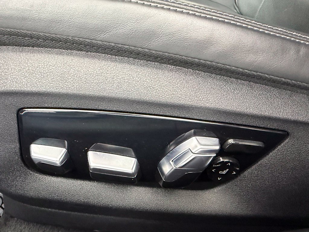 Used 2022 BMW M550i xDrive AWD/4WD image 22