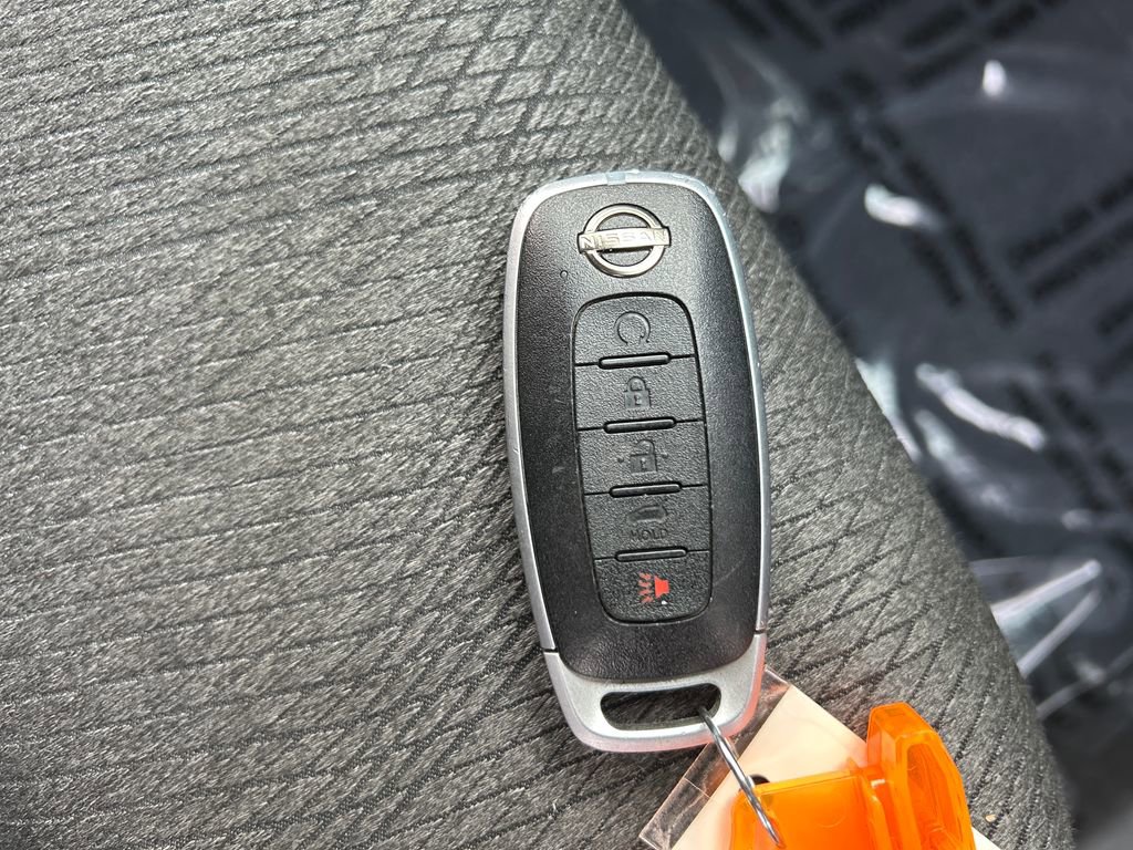 Used 2024 Nissan Rogue SV image 35