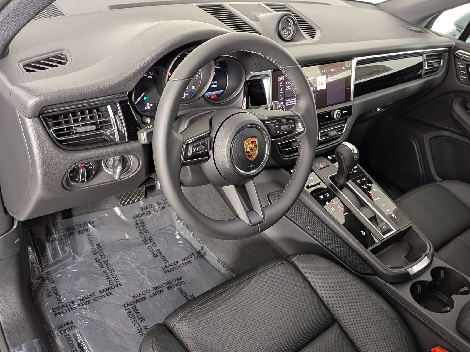 New 2026 Porsche Macan AWD/4WD image 4