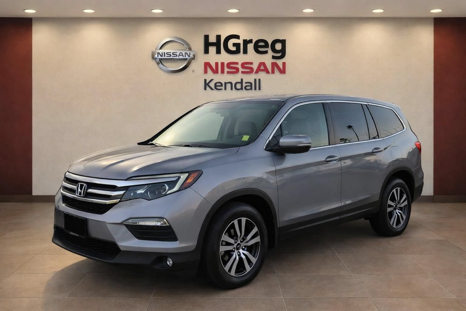 Used 2018 Honda Pilot EX image 2