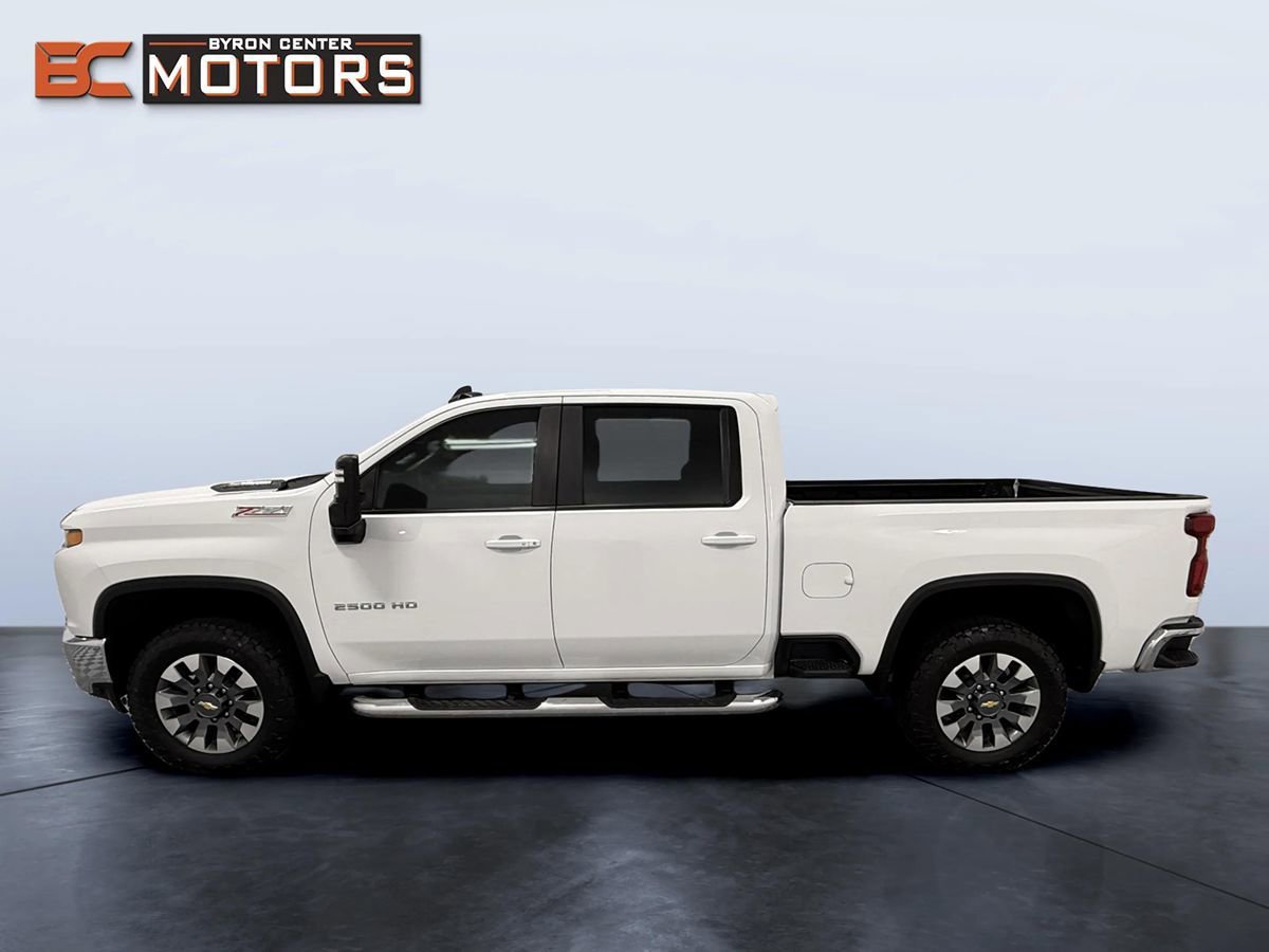 Used 2022 Chevrolet Silverado 2500 LT w/ Convenience Package AWD/4WD image 3