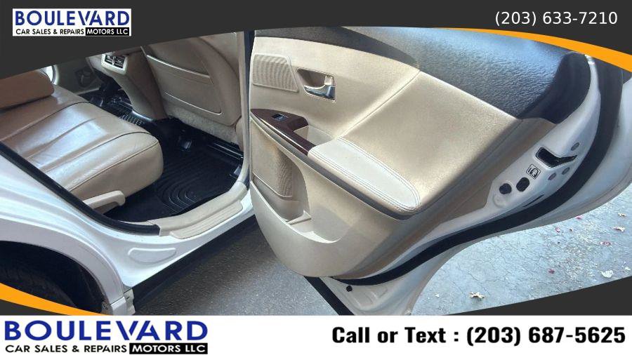 Used 2013 Toyota Venza Limited AWD/4WD image 32