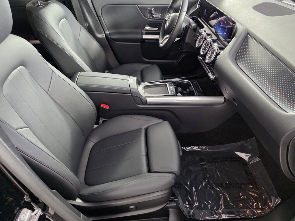 Certified 2025 Mercedes-Benz GLA 250 image 27